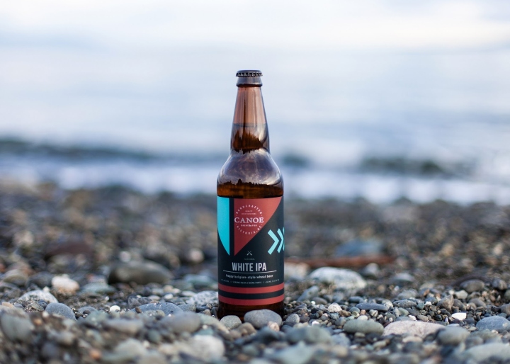41_Canoe-Brewpub-branding-by-Caribou-Creative-08.jpg