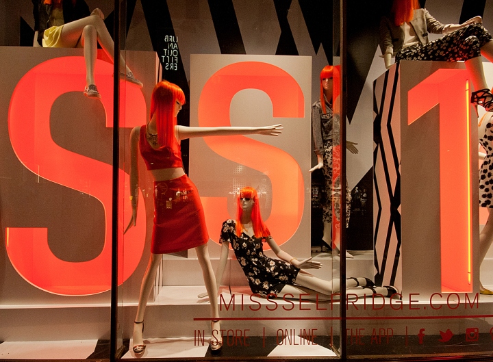 16_Miss-Selfridge-windows-2014-Spring-London-02.jpg