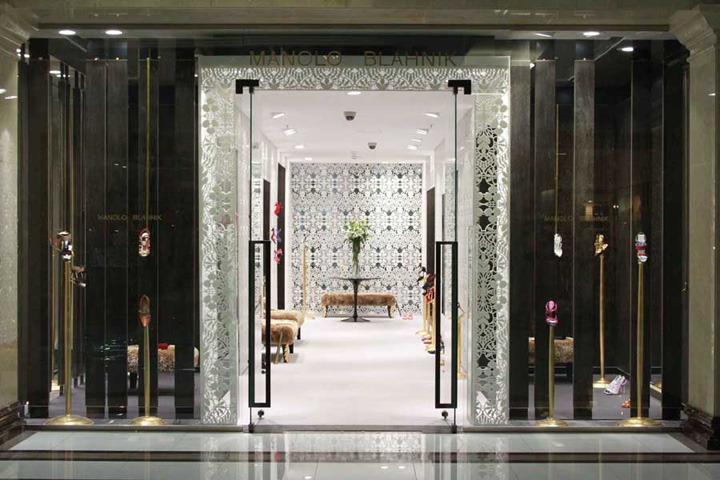16_Manolo-Blahnik-store-by-DNA-Moscow-02.jpg