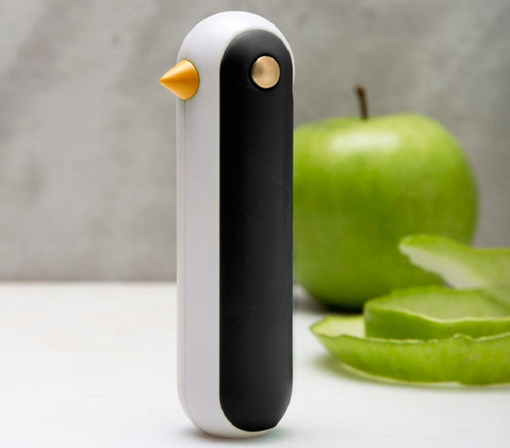 21_Tweet-fruit-and-vegetable-peeler-by-Dor-Carmon-for-OTOTO-03.jpg