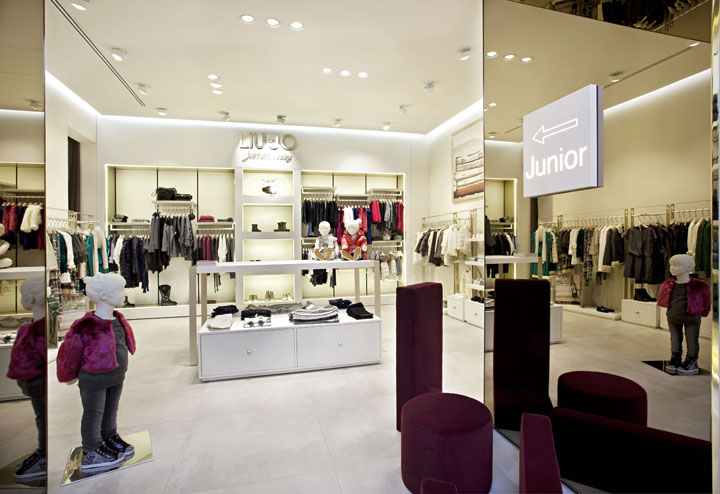 38_LIU-JO-store-by-Christopher-Goldman-Ward-Madrid-Spain-08-.jpg