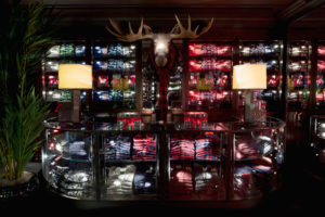 6_Abercrombie-Fitch-flagship-London-300x200.jpg