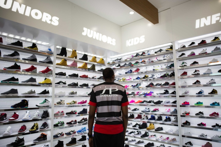 26_Shoe-Palace-by-Double-Europe-Los-Angeles-California-03.jpg
