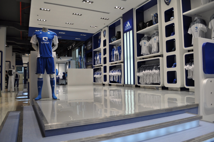 15_Al-Hilal-flagship-store-by-Redesign-Group-Riyadh-Saudi-Arabia-05.jpg