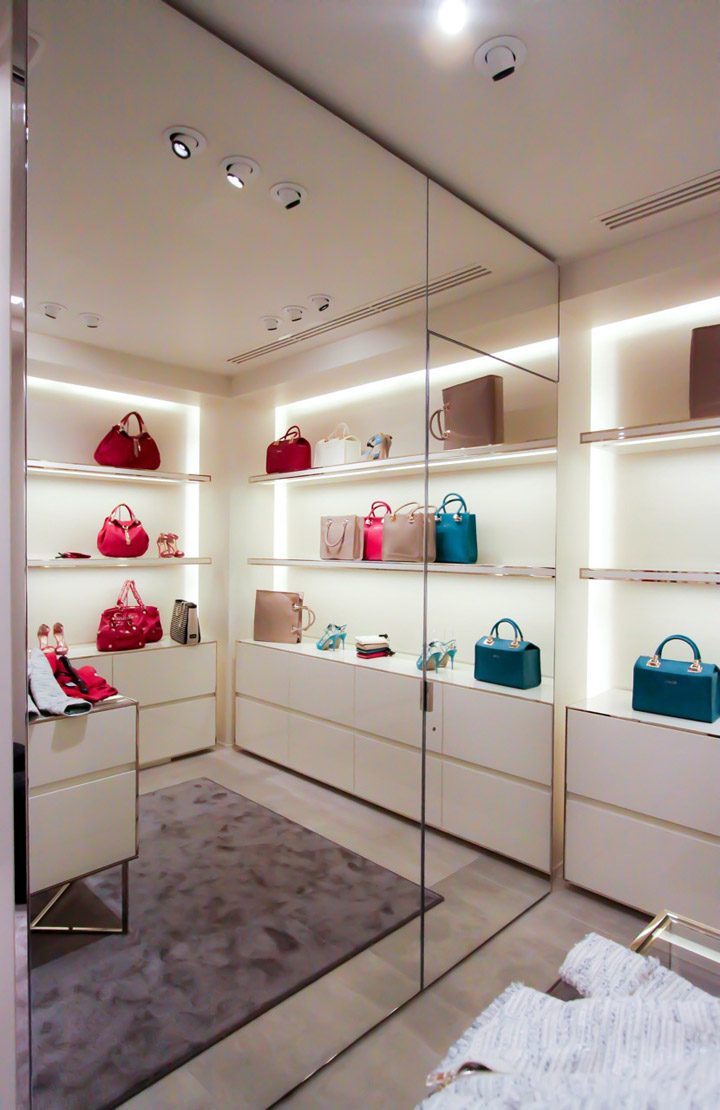 33_LIU-JO-store-Christopher-Goldman-Ward-Reggio-Emilia-Italy-05.jpg