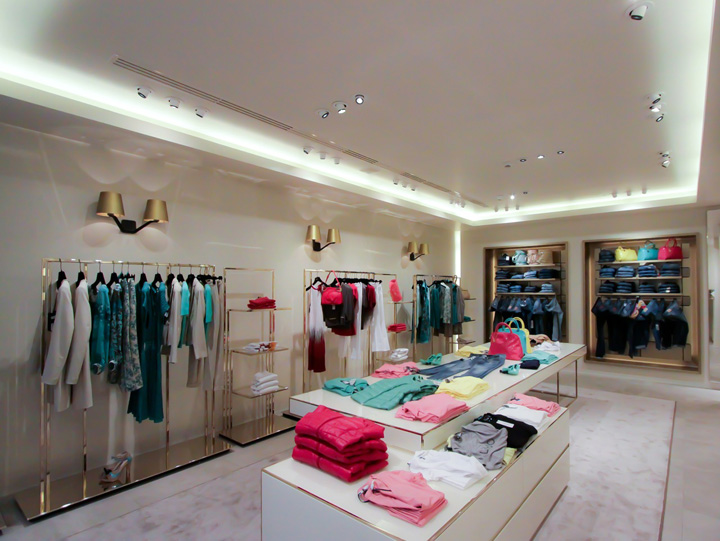 35_LIU-JO-store-Christopher-Goldman-Ward-Reggio-Emilia-Italy-03.jpg