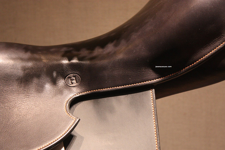 20_Hermes-Leather-Forever-windows-London-07.jpg
