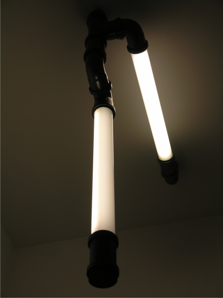 18_Atomic-lighting-tubes-by-emandes-studio-09.jpg
