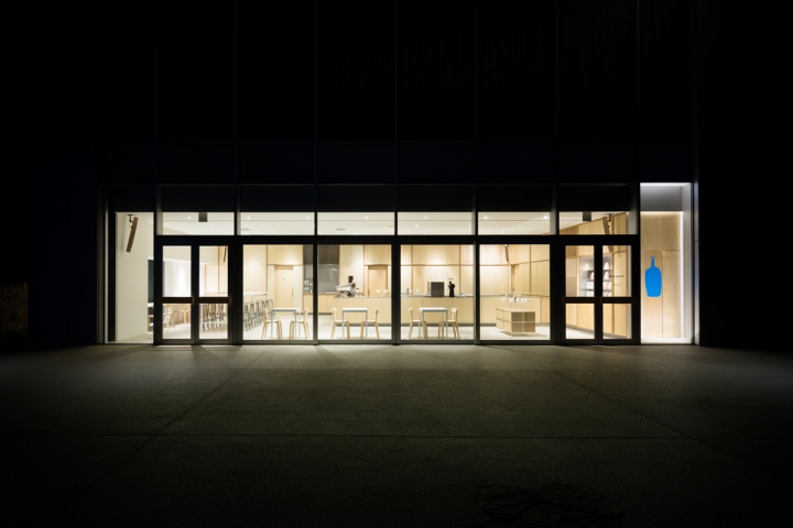 20_Blue-Bottle-Coffee-Roppoingi-by-Schemata-Architects-Tokyo-Japan-09.jpg