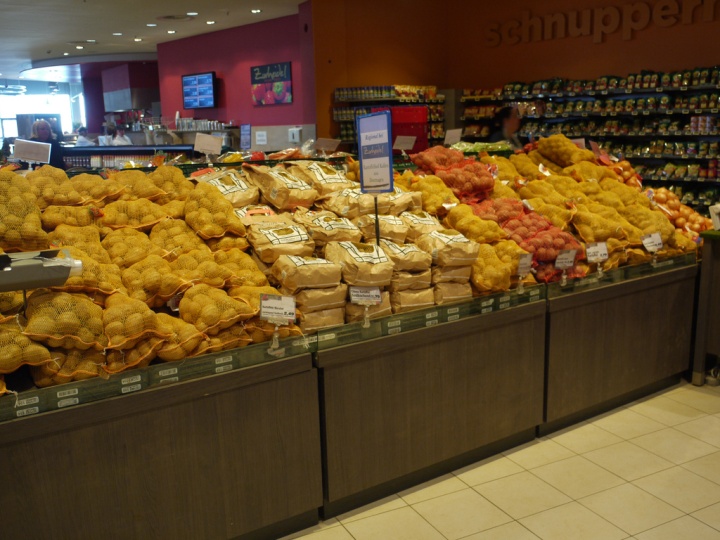 49_Edeka-supermarket-Dusseldorf-14.jpg