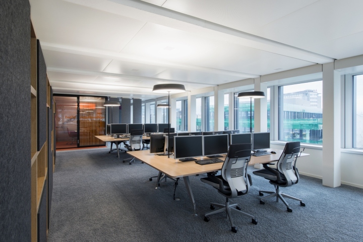 88_PwC-Switzerland_Basel-Office-by-Evolution-Design-Basel-Switzerland34-.jpg