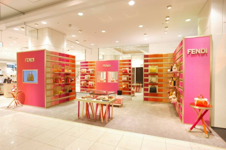 8_Fendi-Crayons-podium-Fukuoka-Japan.jpg