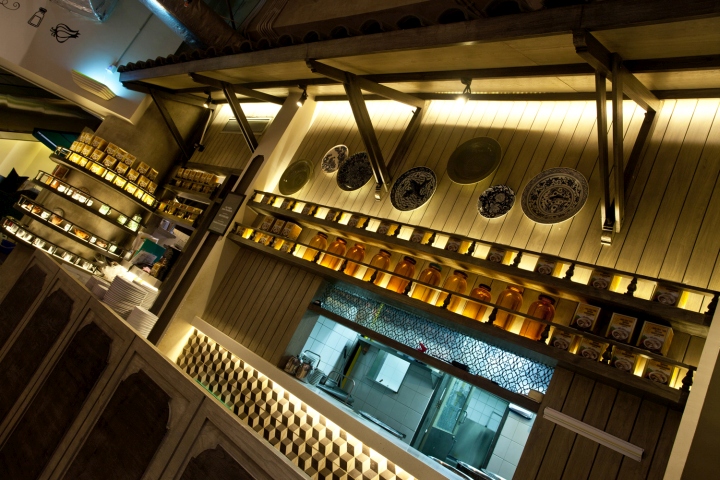 16_SongFa-Bakut-Teh-Restaurant-by-Metaphor-Interior-Jakarta-Indonesia-02.jpg