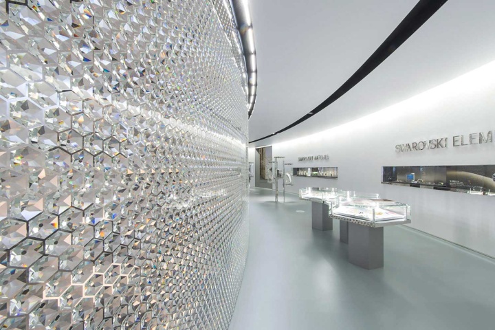28_Swarovski-stand-by-Tokujin-Yoshioka-Basel-Switzerland-15.jpg