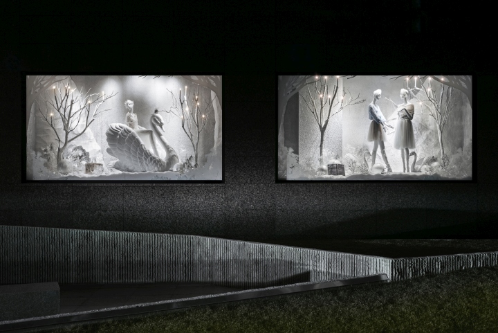 11_The-Christmas-Story-Windows-by-Emma-Roach-Seoul-South-Korea-03.jpg