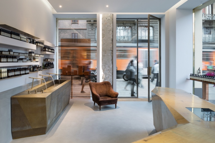 6_Aesop-Store-by-Vincenzo-de-Cotiis-Architects-Milan-Italy.jpg
