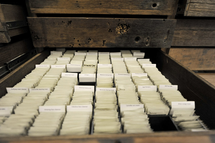 18_Aesop-store-installation-by-Cheungvogl-Hong-Kong-08.jpg