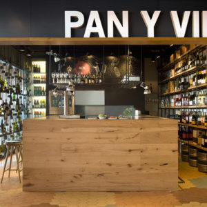 52_Pan-y-Vino-wine-store-by-Sandra-Tarruella-interioristas-Barcelona-Spain-300x300.jpg