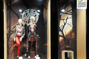8_Marcs-Spencer-window-displays-Autumn-2012-Budapest-300x200.jpg