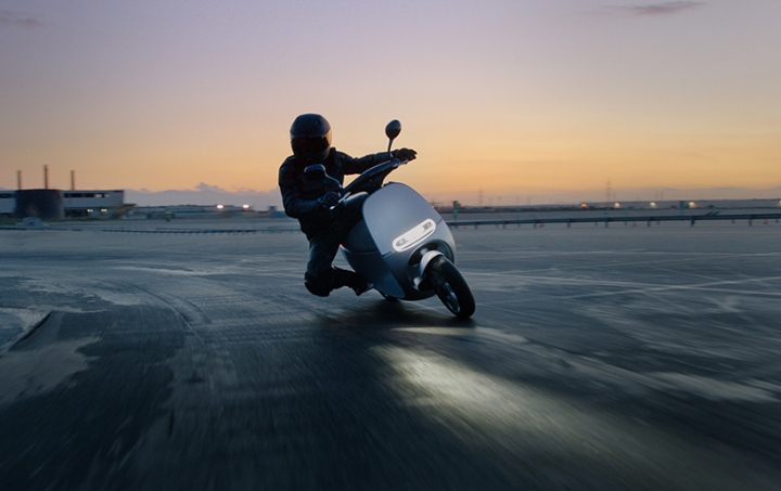 9_Electric-smartscooter-by-Gogoro.jpg