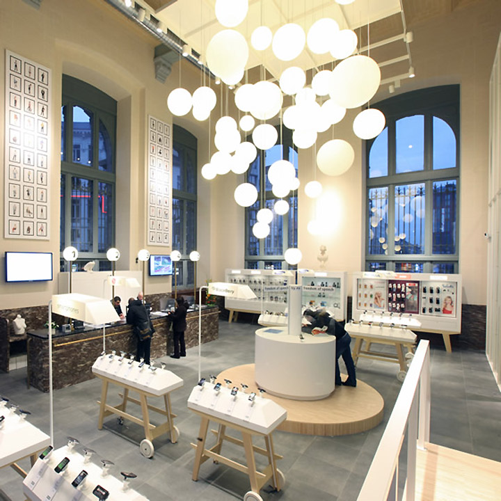 17_BASE-Flagship-Store-by-Creneau-International-02.jpg