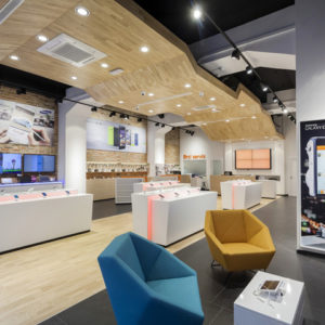27_Smartphone-concept-store-by-brigada-300x300.jpg
