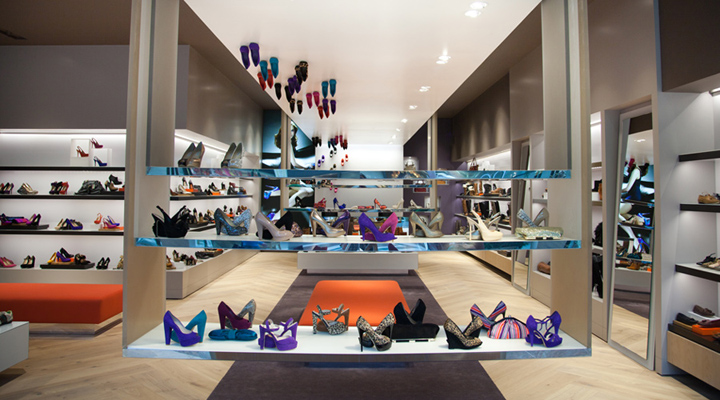 10_Dune-Catwalk-shoe-store-by-Four-by-Two-02.jpg