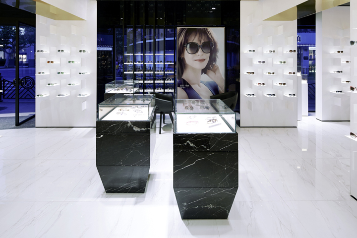 8_Bolon-Eyewear-store-by-Ippolito-Fleitz-Group-Shanghai-China.jpg