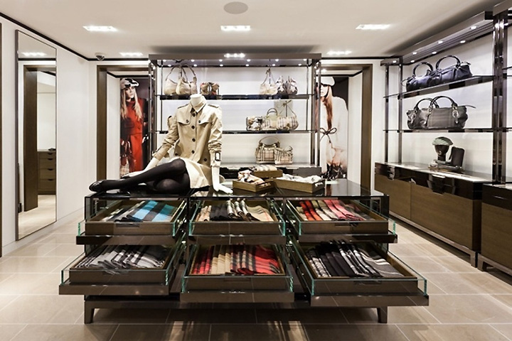 10_Burberry-store-Stockholm.jpg