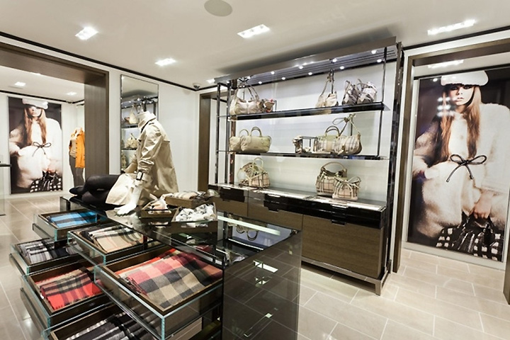 17_Burberry-store-Stockholm-04.jpg