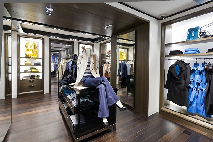 19_Burberry-store-Stockholm-02.jpg