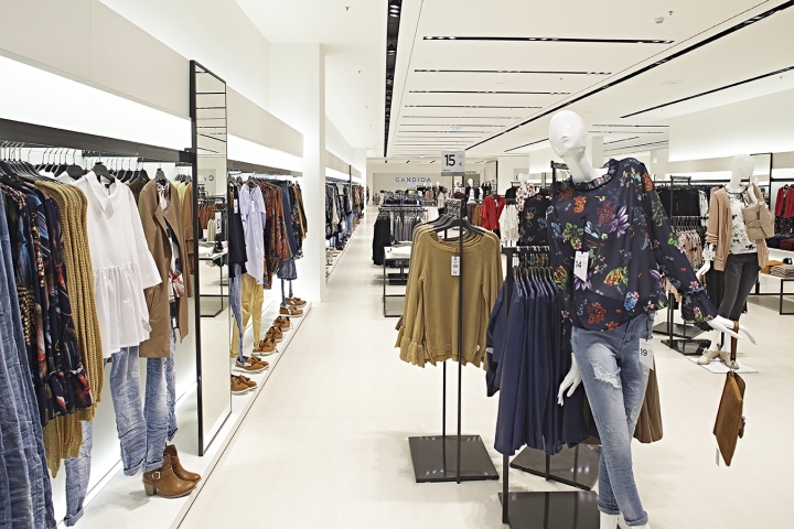 44_Candida-Foggia-store-by-Christopher-Ward-Foggia-Italy06.jpg