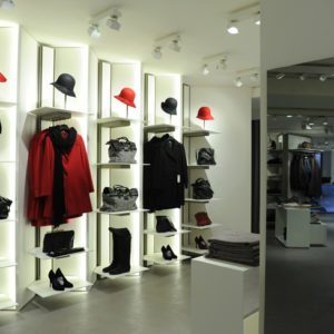 21_Sisley-store-by-Arcabi-Associates-Milan-300x300.jpg