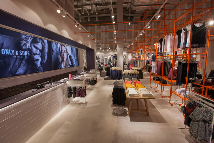 25_ONLY-Flagship-Store-by-Riis-Retail-Dredsen-Germany-01-.jpg