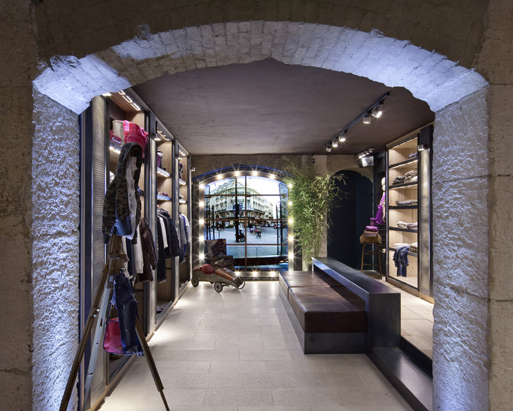 32_Replay-flagship-store-Paris-07.jpg