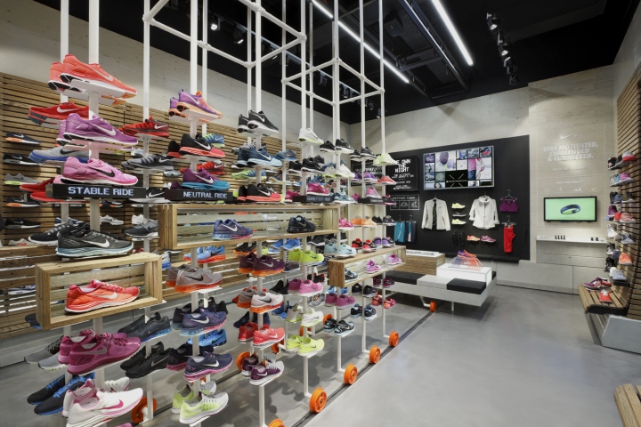 19_Crosstown-Running-Nike-store-by-Bearandbunny-London-UK-02.jpg