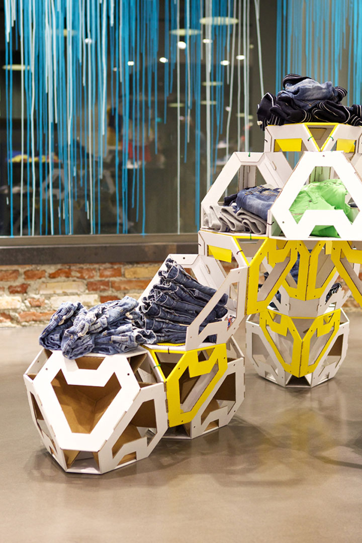 12_Diesel-Kid-Store-by-Collective-Paper-Aesthetics-Treviso-Italy-02.jpg