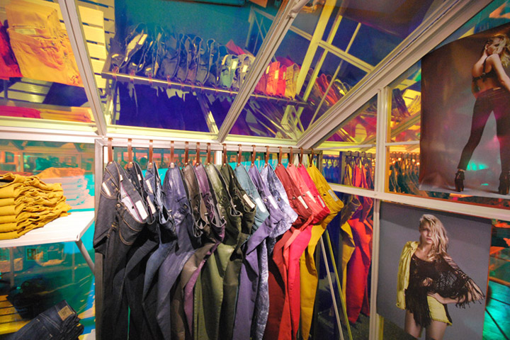 14_Diesel-Village-pop-up-concept-store-London-06.jpg
