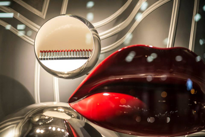 21_Dior-windows-at-Saks-department-store-New-York-01.jpg