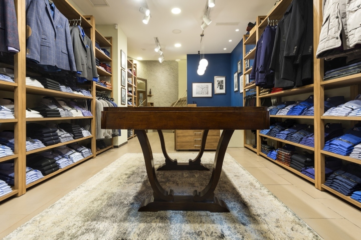 22_Guy-Laroche-Store-by-Square-Design-Interiors-Athens-Greece-07.jpg