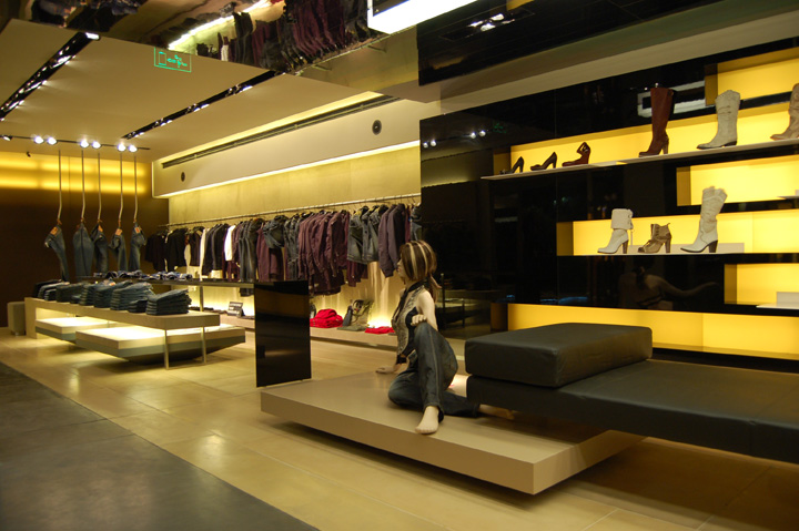 34_Heaven-luxury-store-by-Artica-Budapest-11.jpg