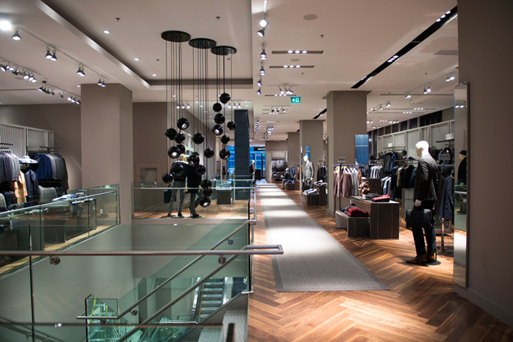 8_Holt-Renfrew-store-by-Janson-Goldstein-Toronto-Canada.jpg