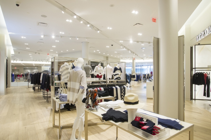 26_Holt-Renfrew-store-lighting-by-Suzanne-Powadiuk-Design-and-Salex-Toronto-12.jpg