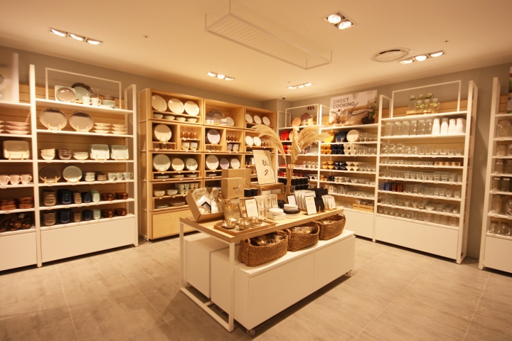 21_JAJU-lifestyle-store-by-Pira-Design-Seoul-South-Korea-03.jpg