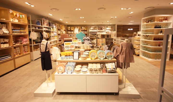 20_JAJU-lifestyle-store-by-Pira-Design-Seoul-South-Korea-04.jpg