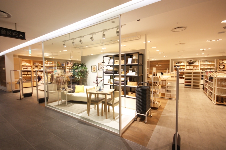 22_JAJU-lifestyle-store-by-Pira-Design-Seoul-South-Korea-02.jpg