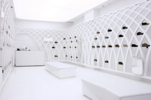 0_Munich-flagship-store-by-DearDesign-Santiago-300x200.jpg