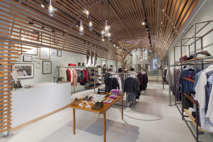 7_Jigsaw-Westfield-Store-by-Checkland-Kindleysides-London-UK.jpg