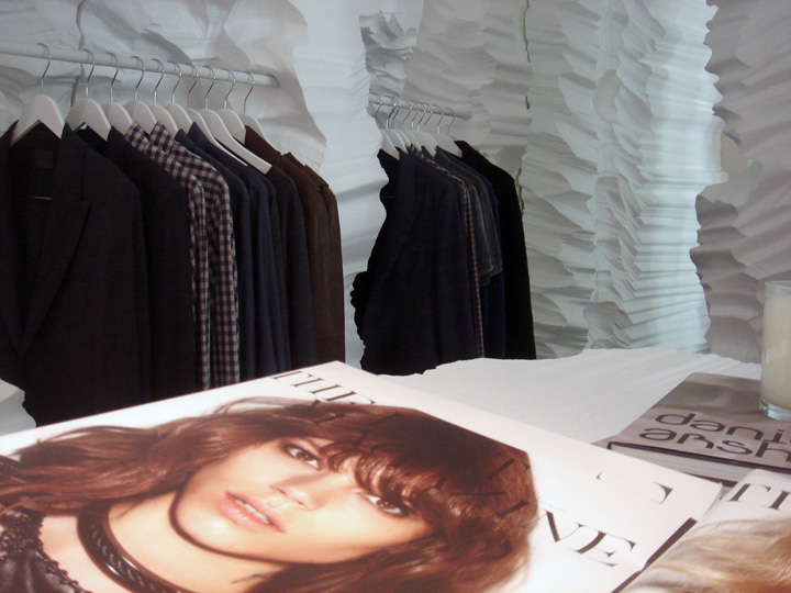 22_Richard-Chai-store-by-Snarkitecture-05.jpg