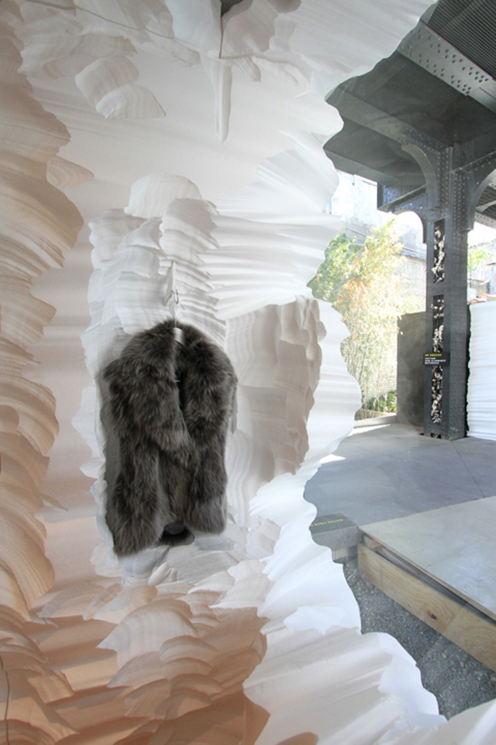 24_Richard-Chai-store-by-Snarkitecture-07.jpg